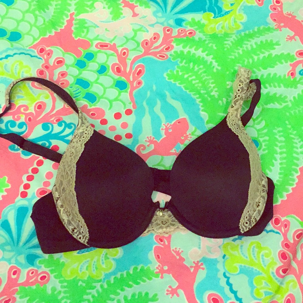 EUC Soma black demi lace trim bra